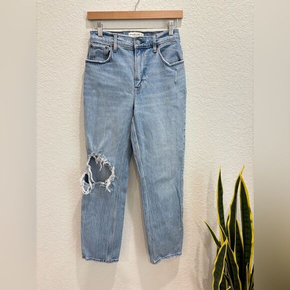 Abercrombie & Fitch The 90s Straight Ultra High Rise Curve Love Size 27/4S - Picture 1 of 4